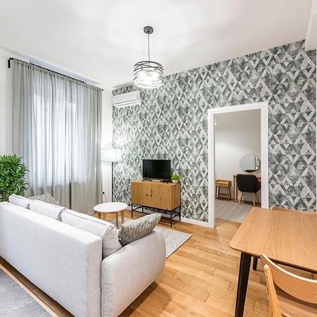 Vertigo One Bedroom Apartment - Free Private Parking-Fast Wi-Fi Novi Sad Esterno foto